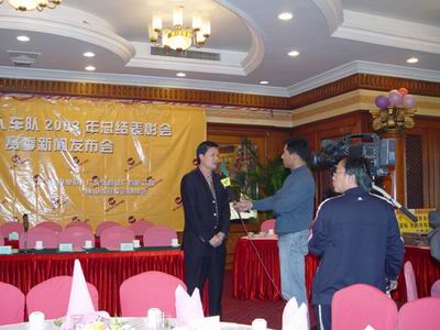 广东南宫NG28铝厂猎人车队签约之采访潘总