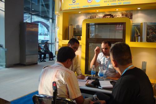 ����Q��i���|