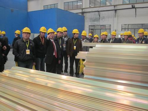 �j�s���۶��A�۳{�|����  2011�����T�����t�Ӥ��H�B�@�Ы~�P���Τᵪ�·|