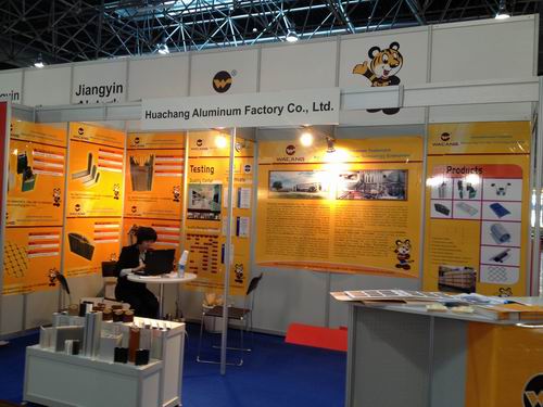 �ڥq�ѥ[2012�~�w��T�u�~�i���|