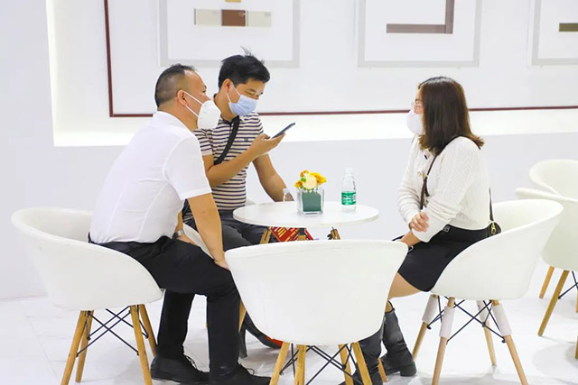 卓越之“铝”，尽在南宫NG28!南宫NG28集团闪灼第28届铝门窗幕墙新产品展览会