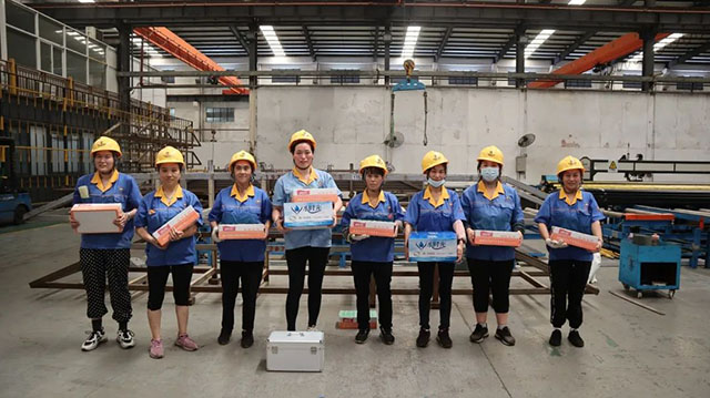 这次慰问，让集团一线员工亲身段味到了党和集团的关切和温暖